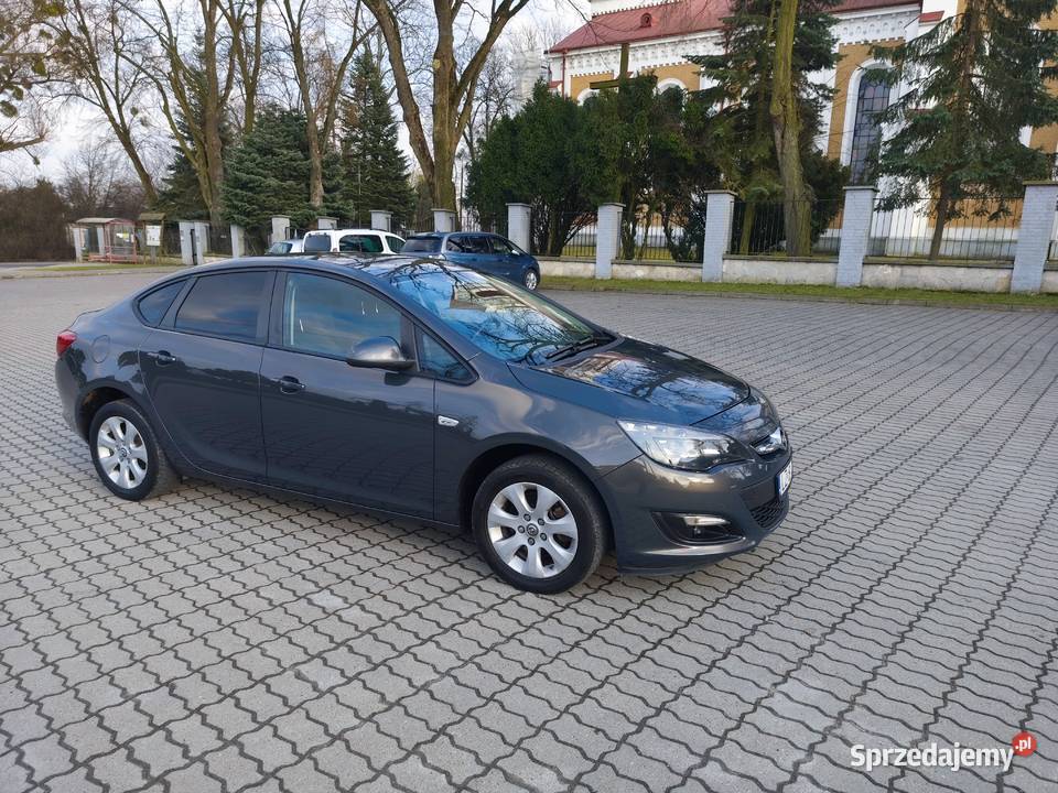 Opel Astra J sedan lift 16cdti 110 2015r Bez ad