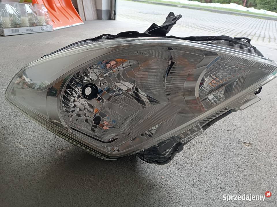 Lampa przednia prawa Suzuki Baleno