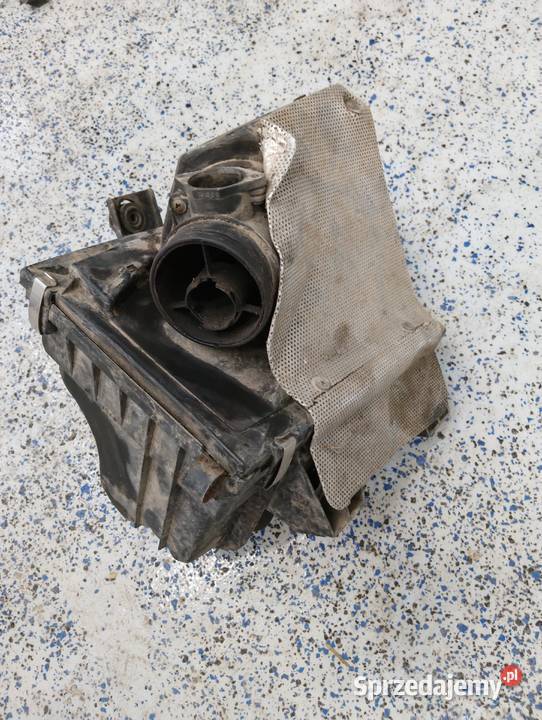 Obudowa filtra powietrza passat B5 fl osobowe Sitno sprzedam