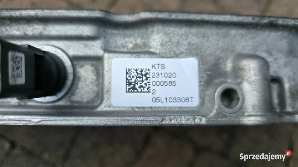 05l 103 308 T pół głowica z wałkami rozrządu Góra