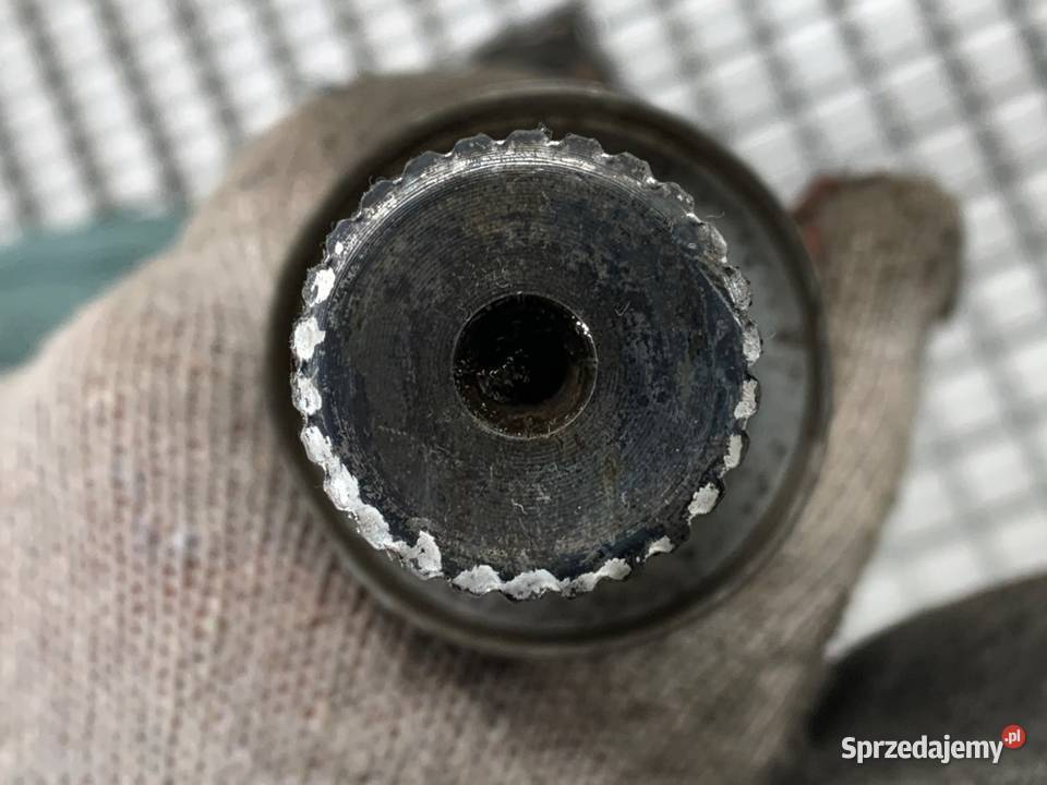 PÓŁOŚ PRAWY PRZÓD RENAULT CLIO IV 391008239R 15 Części samochodowe