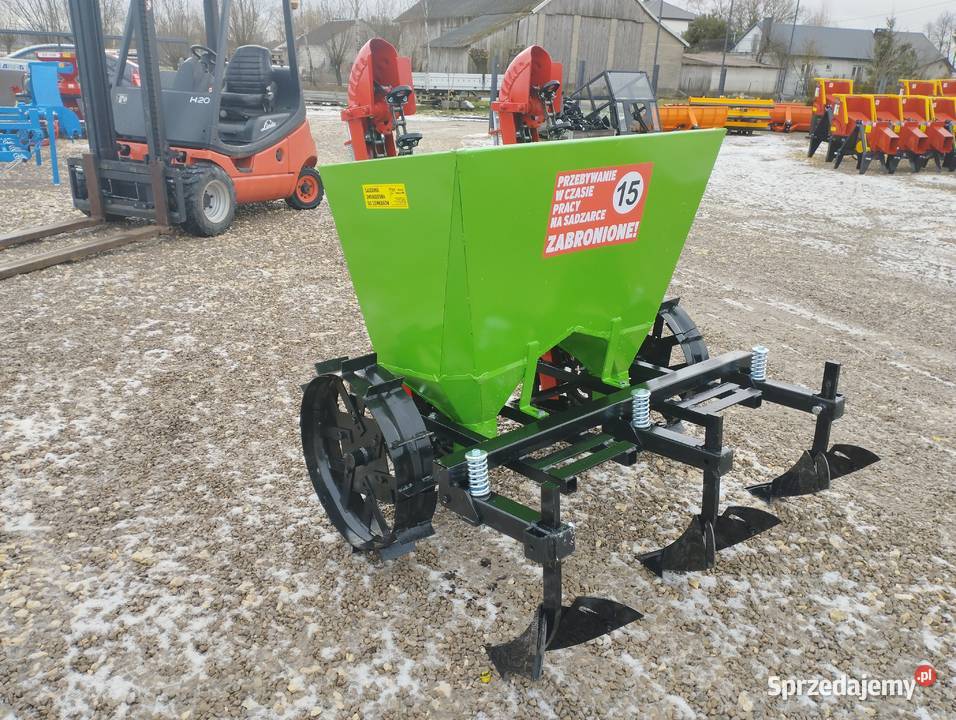 Sadzarka dwurzędowa do sadzenia ziemniaków