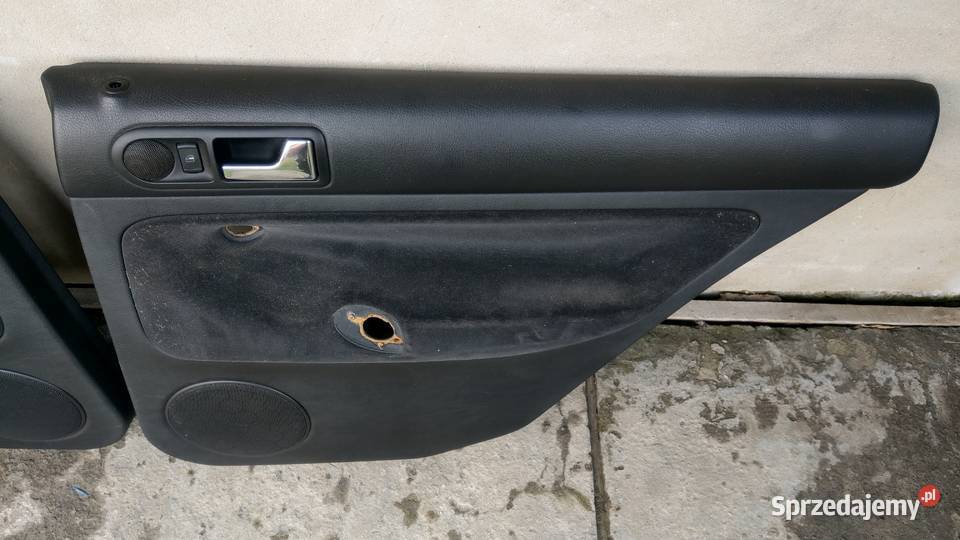 Boczki tapicerka drzwi tylnych tylne tył Vw Golf Biłgoraj sprzedam