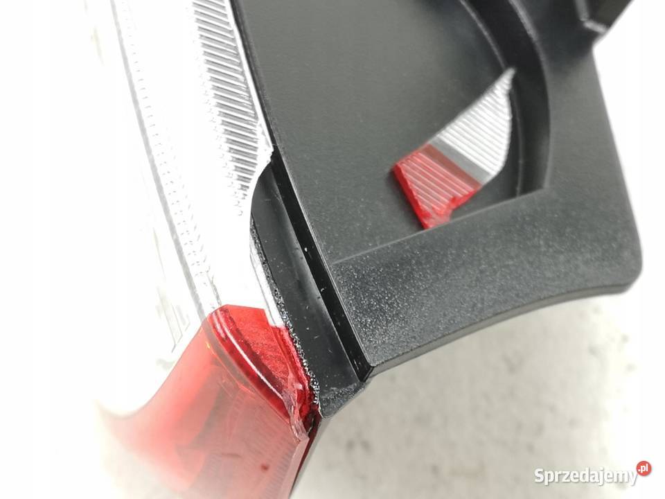 LAMPA LEWY TYŁ FORD FOCUS II 20042012 1520775