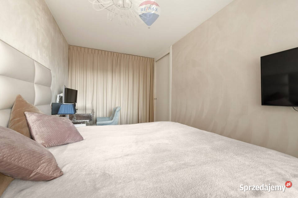 Top 12m2 loggia klima równoległa do Próżnej Warszawa