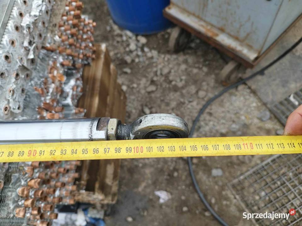 Siłownik hydrauliczny Złożony 61 rozciągnięty Strzyżew