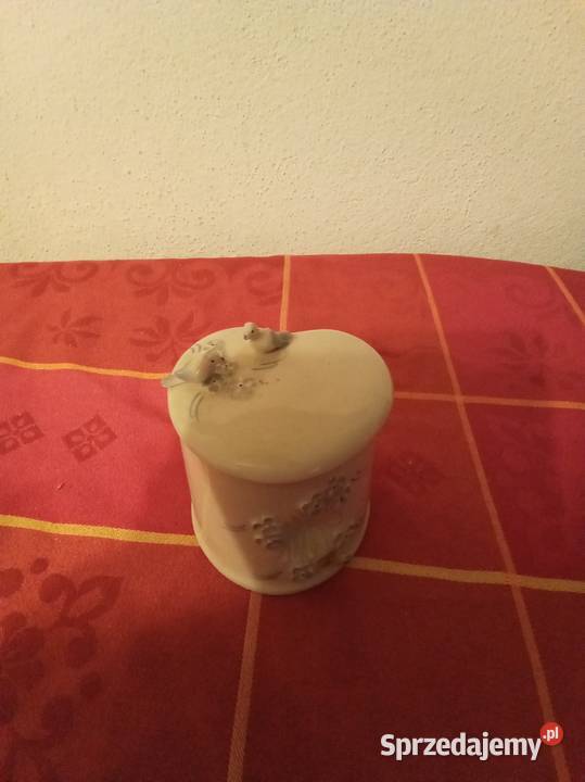 Porcelanowe puzderko z gołąbkami Vintage Warszawa