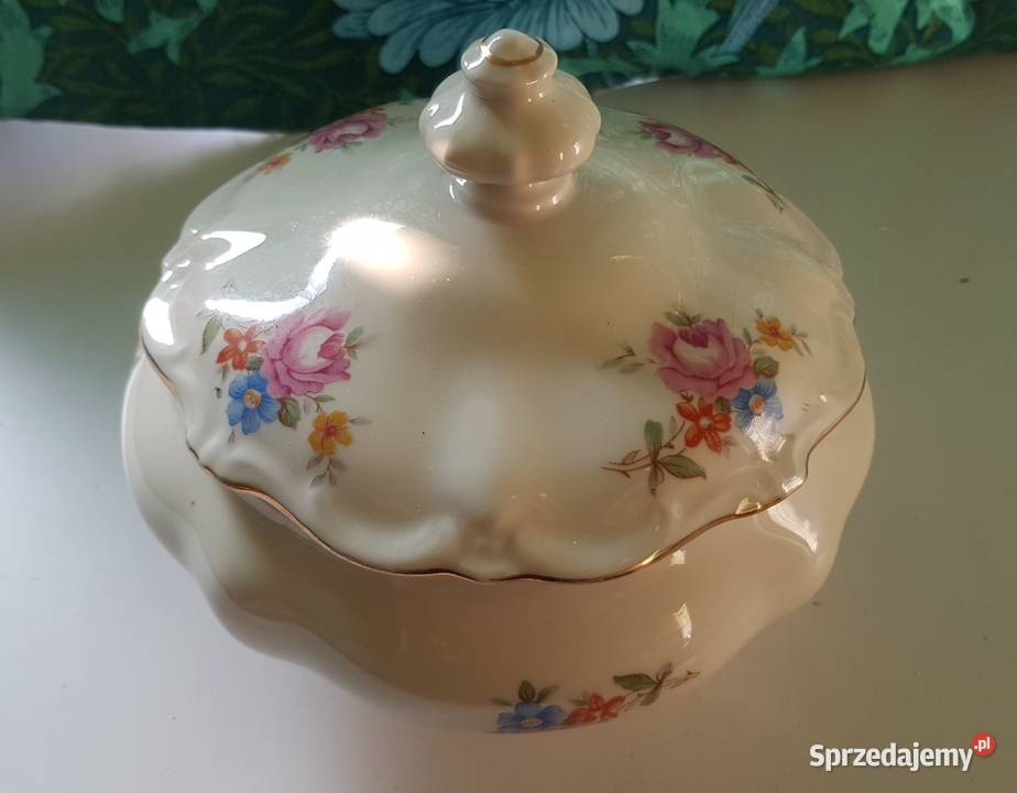 Duża starą porcelanowa bomboniera Myszków