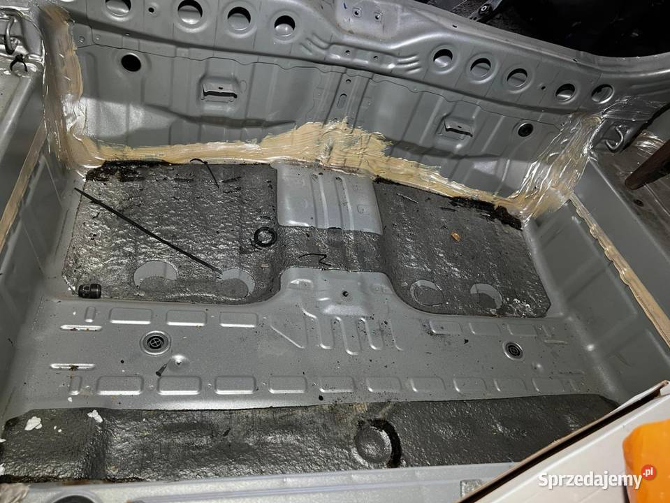 Honda Civic VIII UFO Karoseria Na Ćwiartki Pas Dziecinów