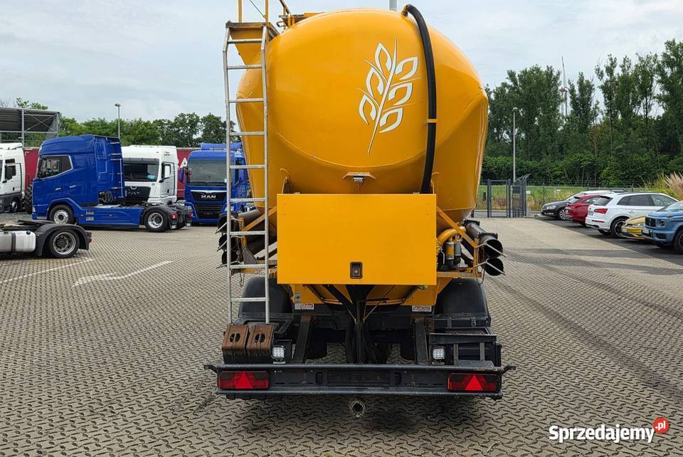 Naczepa do paszy silos cysterna Kohler 6 Cysterny