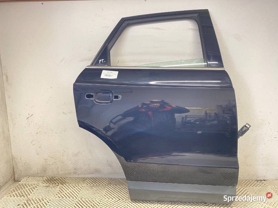 DRZWI PRAWY TYŁ AUDI Q3 I Hatchback 1118