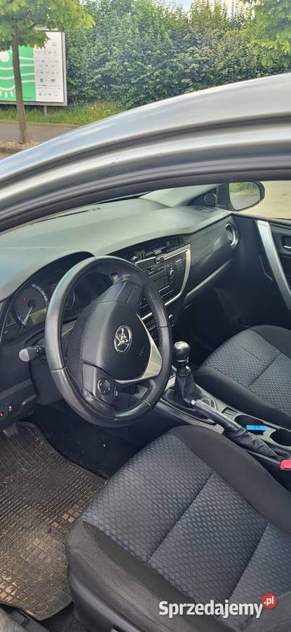 Toyota Auris 16 z gazem Radom