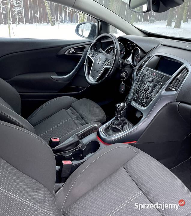 Opel Astra GTC 154 000 Navi podgrzewane fotele światła przeciwmgielne