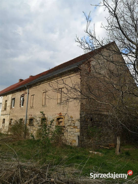 Dom z dwiema kondygnacjami do adaptacji węglowe sprzedam