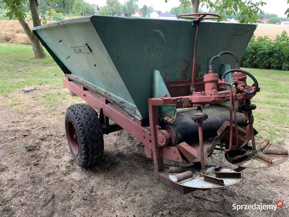 Rozsiewacz do wapna RCW 3 Agromasz Szczucin sprzedam