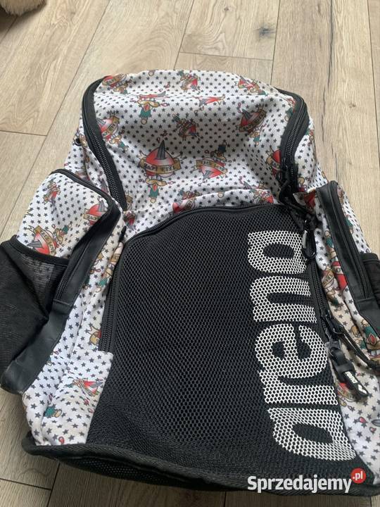 Zestaw skorka i plecak marki arena śląskie