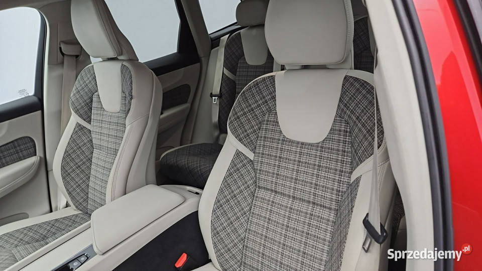 Volvo XC 60 B5 B AWD Momentum Pro aut Z Warszawa sprzedam