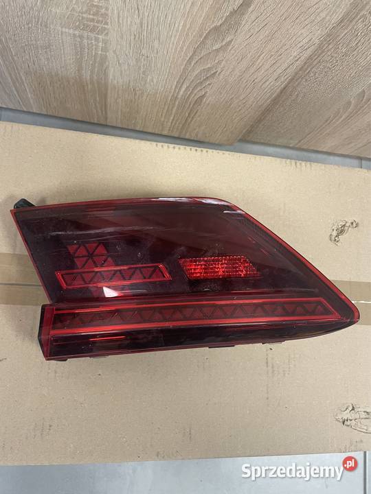 Volkswagen Tiguan 5na lampa prawy tył Kozubszczyzna