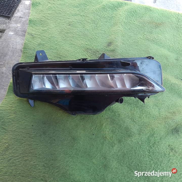 SKODA OCTAVIA 4 IV prawy halogen led 5E3941700 prawe Dębno