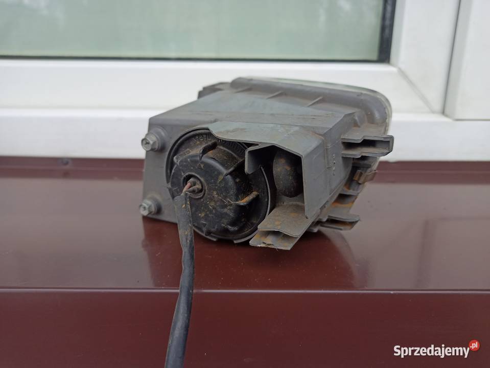 Nissan Almera N15 LIFT FL halogen prawy lampa Sieradz