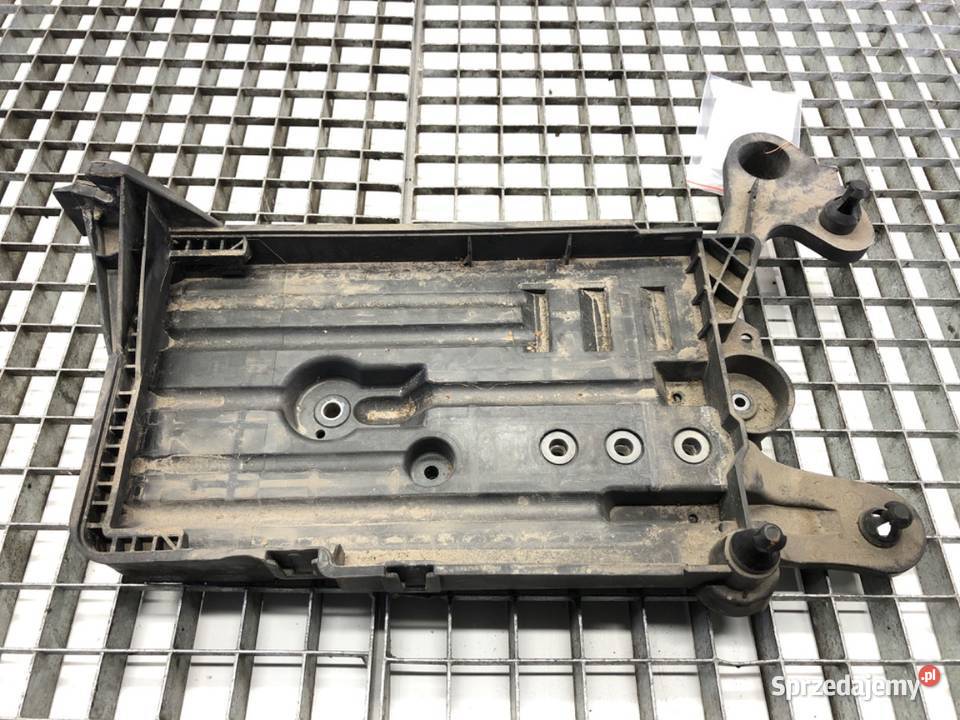 PODSTAWA AKUMULATORA VW GOLF VII 5Q0915321H 16 osobowe