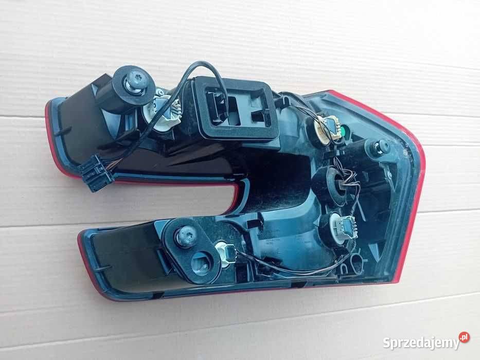 Citroen C4 Picasso II lampa tylna lewa Przeźmierowo
