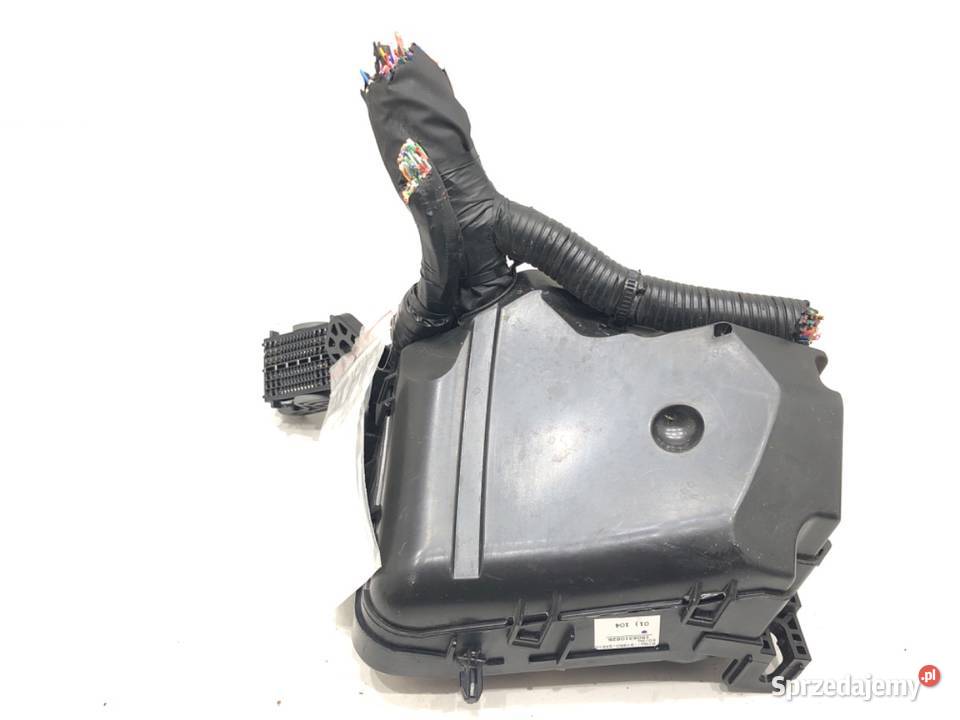 SKRZYNKA BEZPIECZNIKÓW HYUNDAI i40 Kombi 17 116 sprzedam