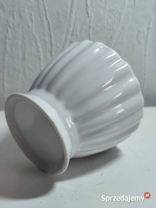 Cukierniczka z białej porcelany puchar ryflowana Poddębice