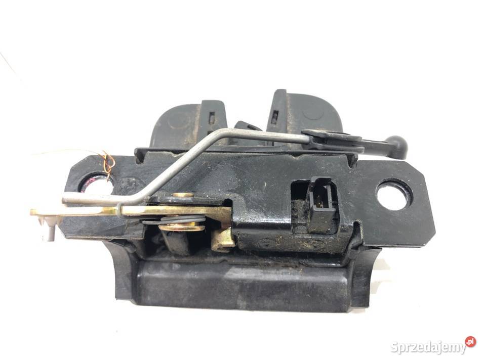 ZAMEK KLAPY TYŁ VW TOUAREG SUV 7L6827505 0213 osobowe podkarpackie