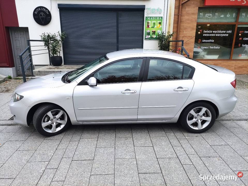 Mazda 3 sedan 16 benzyna gaz LPG do 2034 roku aluminiowe felgi Bełchatów sprzedam