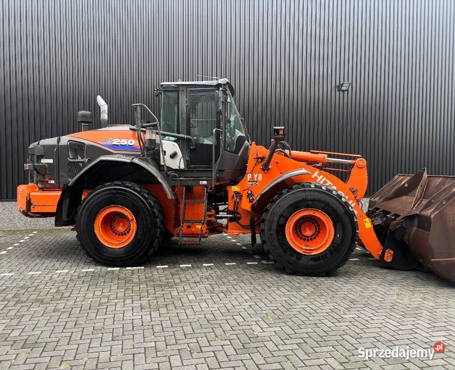 Ladowarka kolowa Hitachi ZX250 Warszawa
