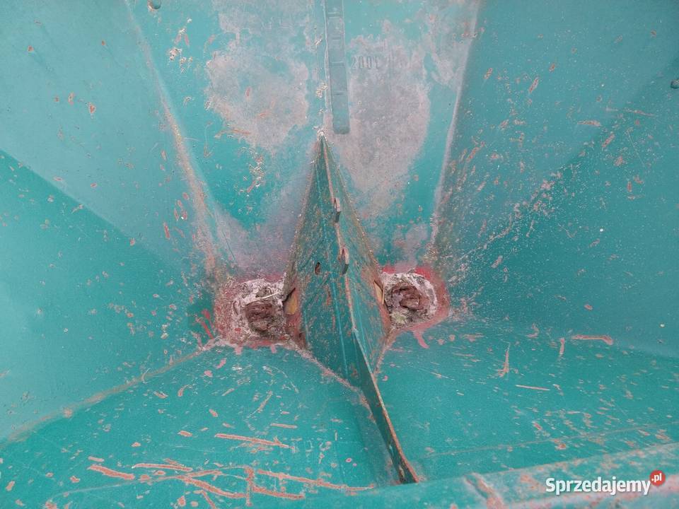 Rozsiewacz nawozu Amazone ZAF 402 lubelskie Radoryż Smolany sprzedam