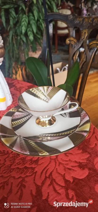 Filiżanka z talerzykiem śniadanie
