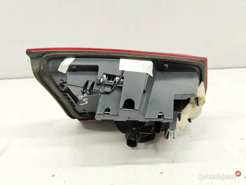 LAMPA TYŁ W KLAPĘ PRAWA KOMBI LIFT 8736912007 Rok produkcji 2017 sprzedam
