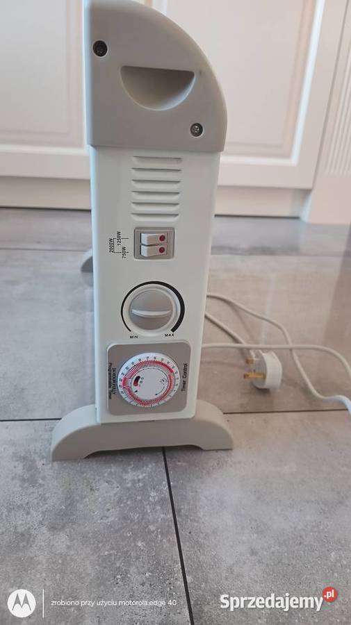 Grzejnik elektryczny konwektorowy 2000W z Ciechanów sprzedam