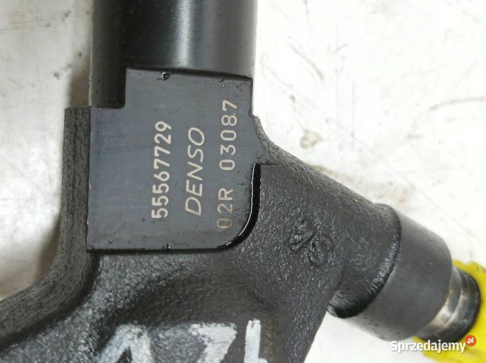 WTRYSKIWACZ 55567729 17 CDTI Opel Astra IV 2009