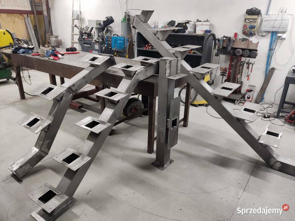 Schody stalowe dywanowe policzkowe belkowe Rzeszów