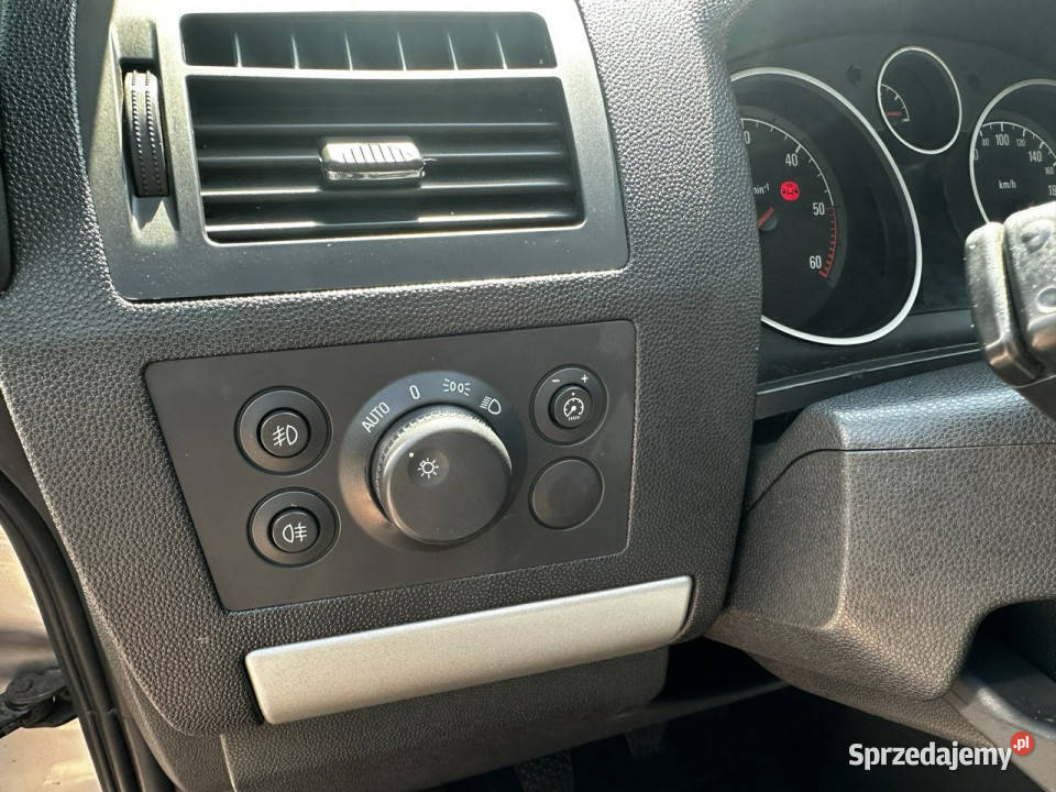 Opel Zafira Opel Zafira do przewozu osób serwisowany w ASO Syców