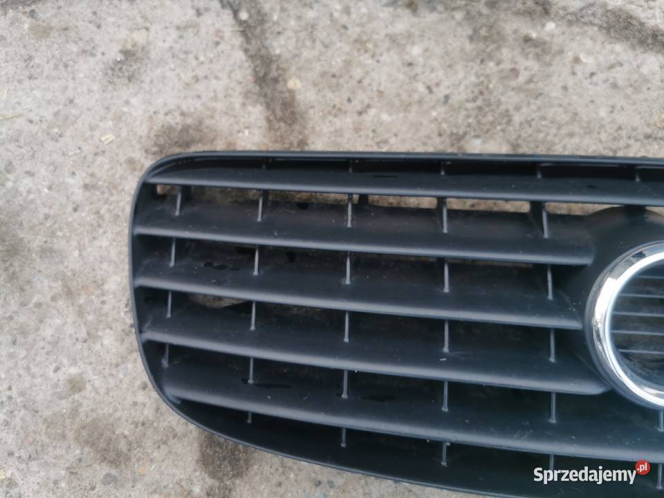 Grill atrapa chłodnicy audi TT 9805 8N0853653 osobowe Międzychód