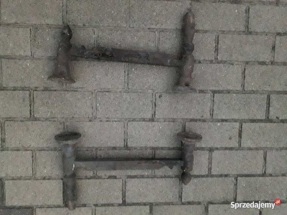 Stylowe żeliwne stojaki koziołki na drewno do