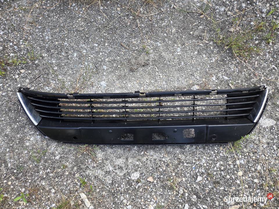Toyota avensis 2012 2013 2015 kratka w zderzak