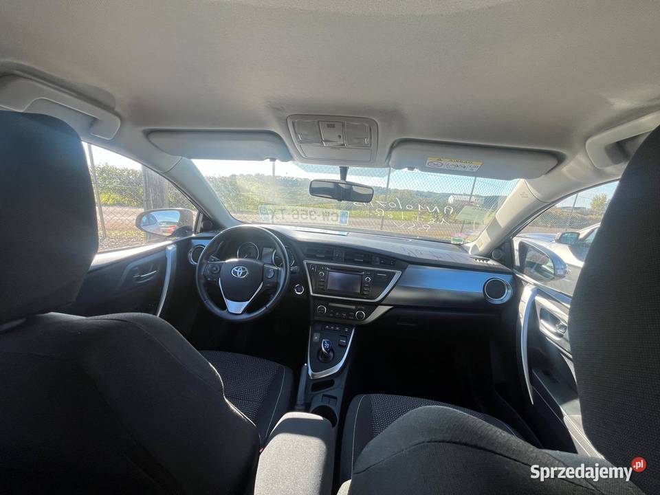 TOYOTA Auris 136H Dynamic CW356 uszkodzony Auris