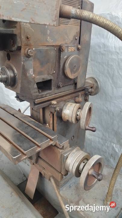 Frezarka Stołowa Uniwersalna FXB12 produkcji Bydgoszcz