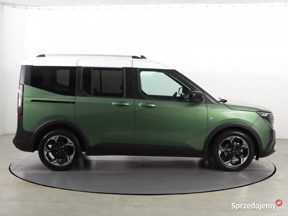 Ford Tourneo Courier 10 EcoBoost światła LED
