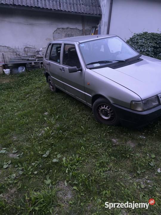 Fiat Uno nieuszkodzony Porąbka