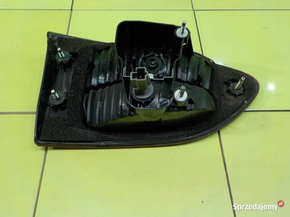SUBARU B9 TRIBECA 30 B AUT 06r 5D lampa prawa Suków
