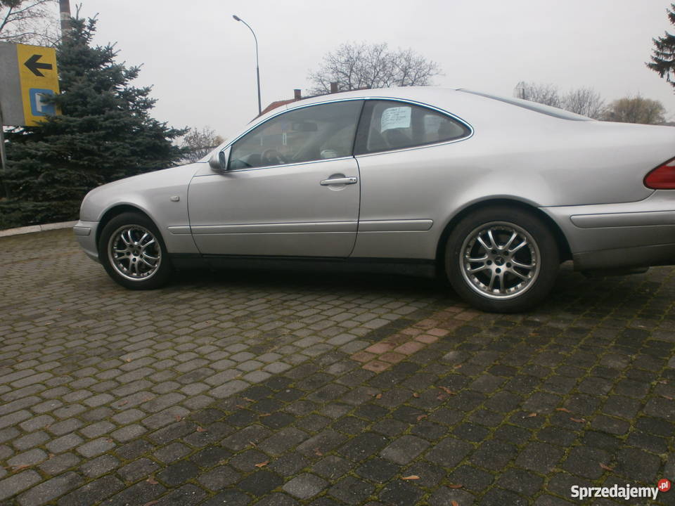 Mercedes Benz CLK 200 sliczny srebrny w ciaglej Brzeg