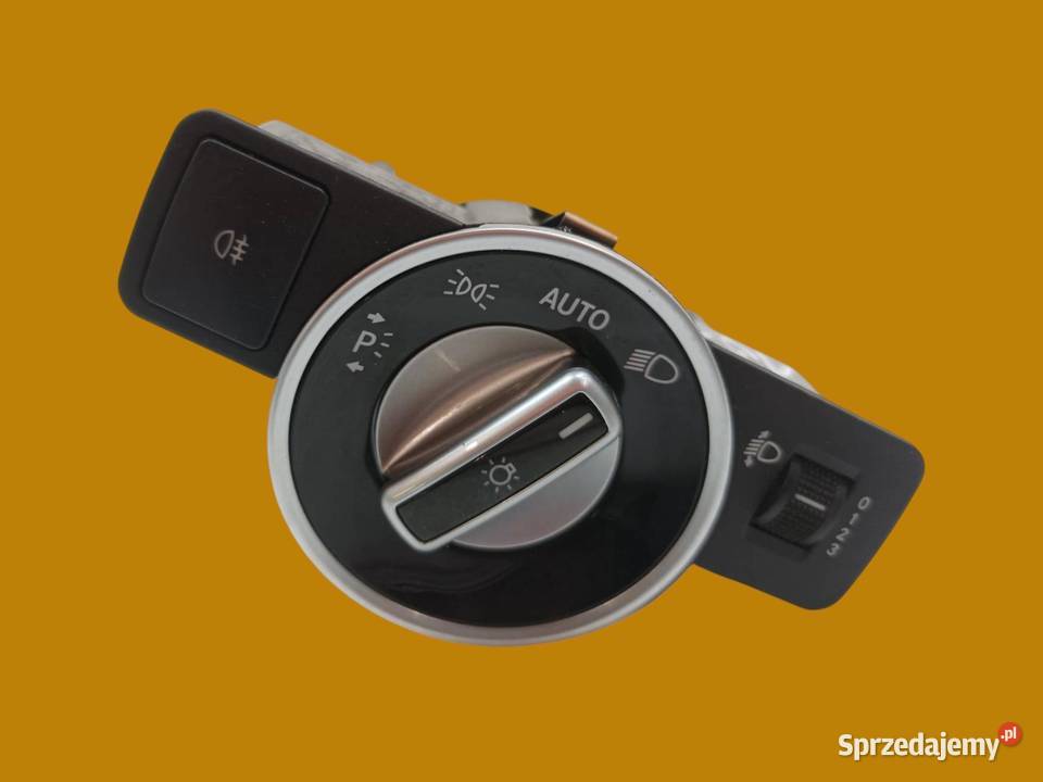 PRZEŁĄCZNIK ŚWIATEŁ MercedesBenz Aklasa III 2012 Rok produkcji 2012 świętokrzyskie