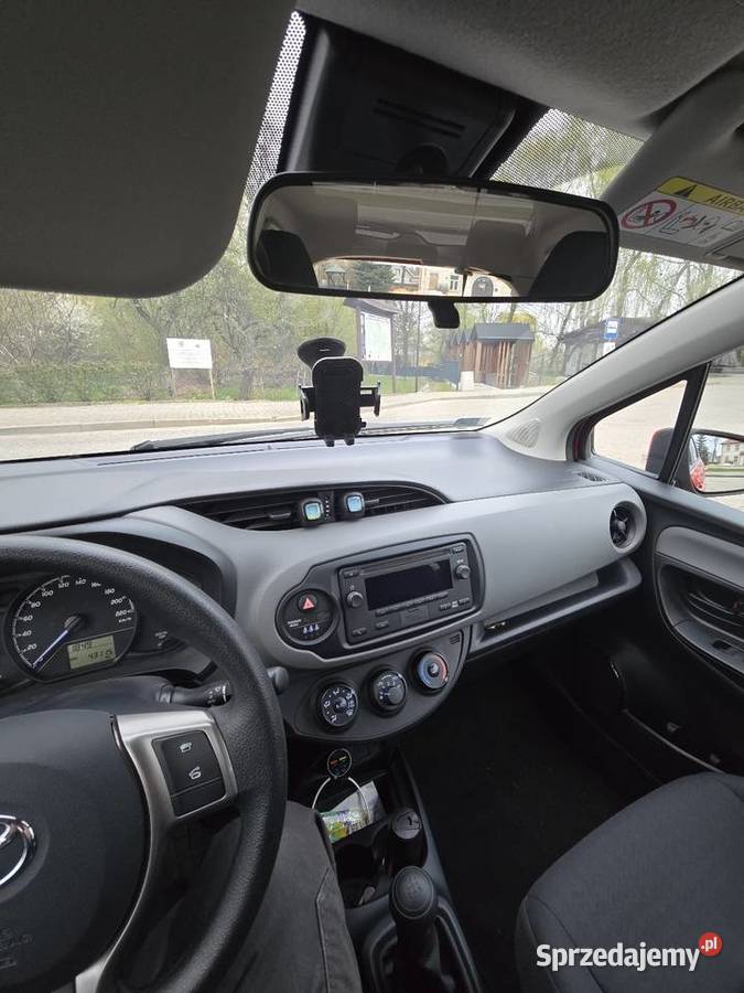 Toyota yaris 10 2018r idealna mały przebieg Starachowice sprzedam
