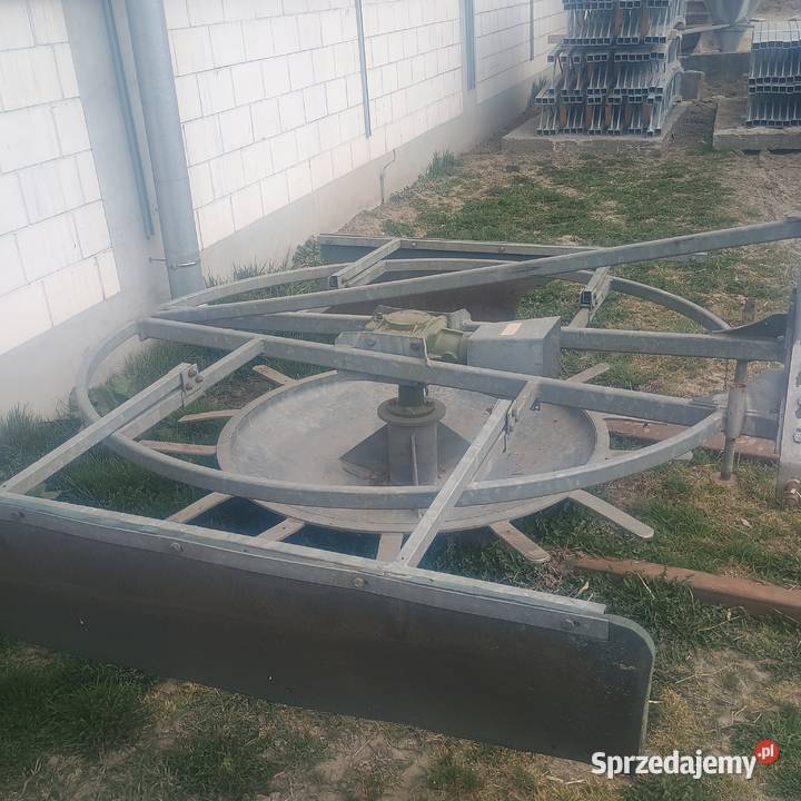 Sprzedam rozgarniacz do kiszonki Pozostałe Waganiec